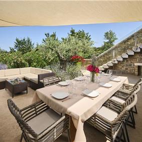 4 Bedroom Luxury Villa Retreat with Heated Infinity Pool near Buje, Sleeps 8-10